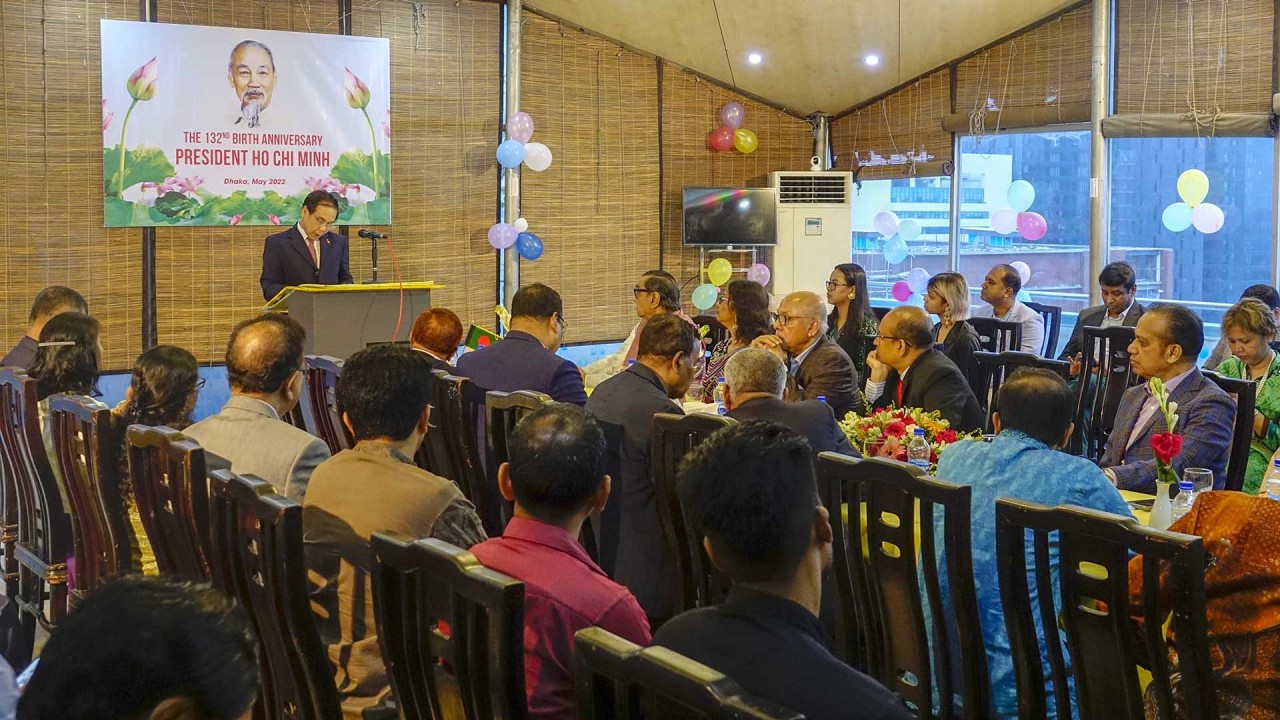 Đại sứ quán Việt Nam tại Bangladesh kỷ niệm 132 năm ngày sinh Chủ tịch Hồ Chí Minh
