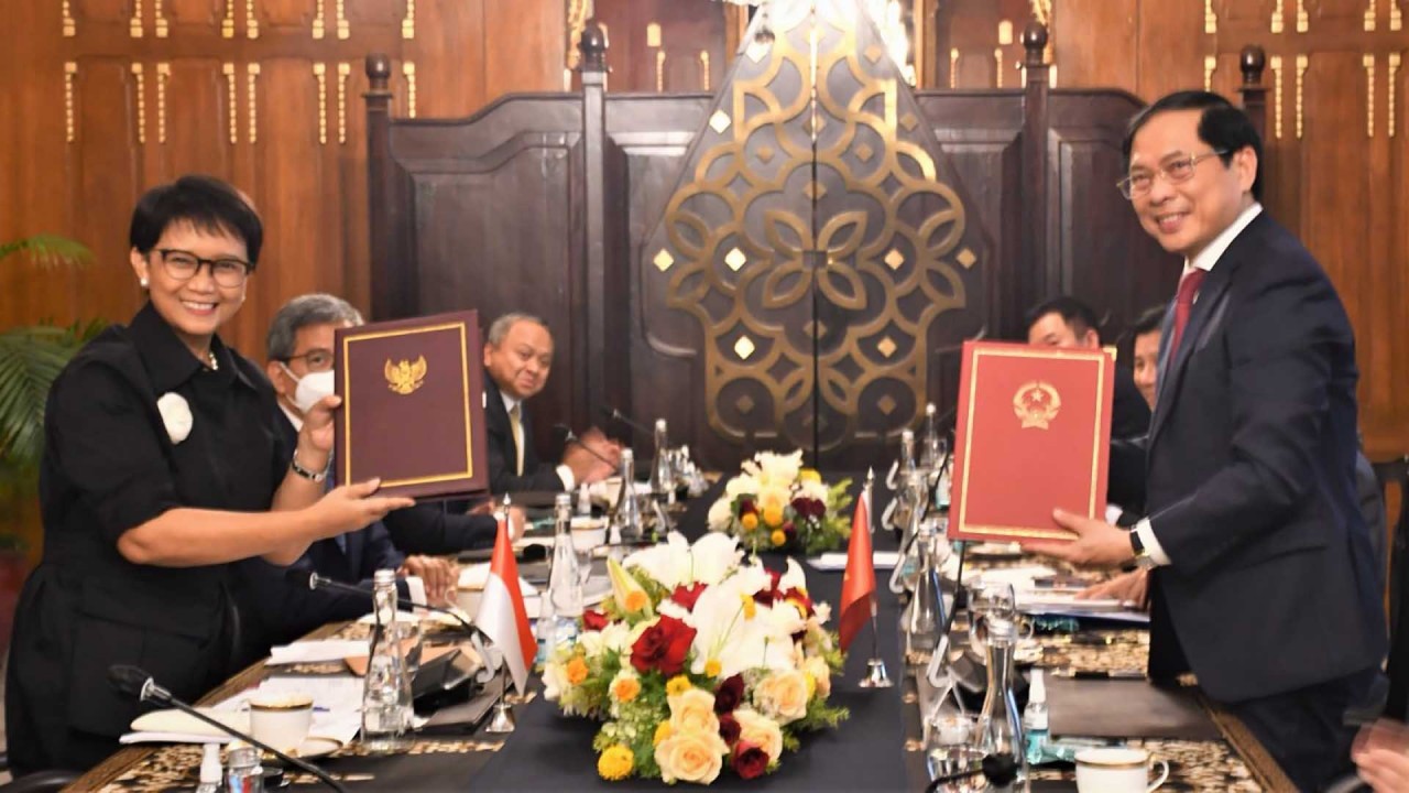 Bộ trưởng Ngoại giao Bùi Thanh Sơn thăm chính thức Indonesia