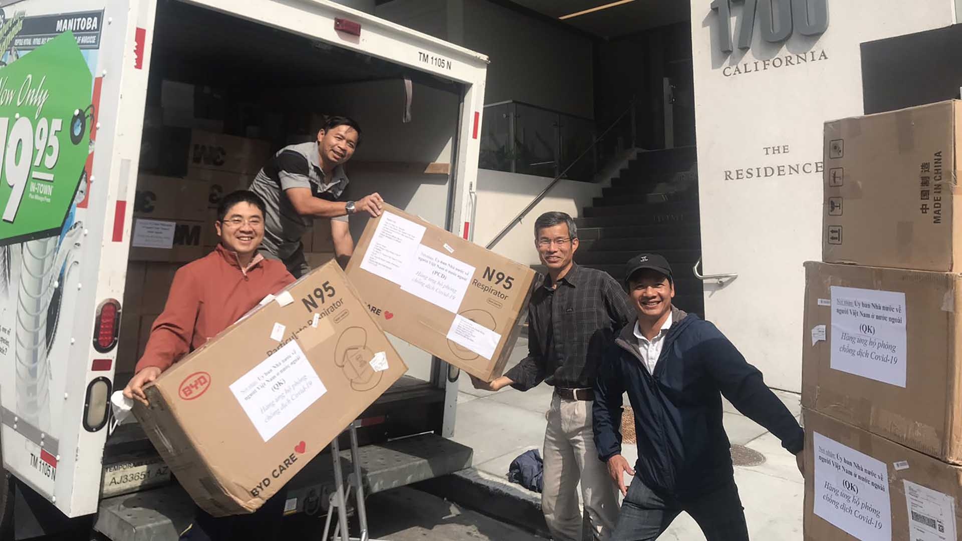 Vận chuyển hơn 6 tấn trang thiết bị, vật tư y tế từ Hoa Kỳ về nước