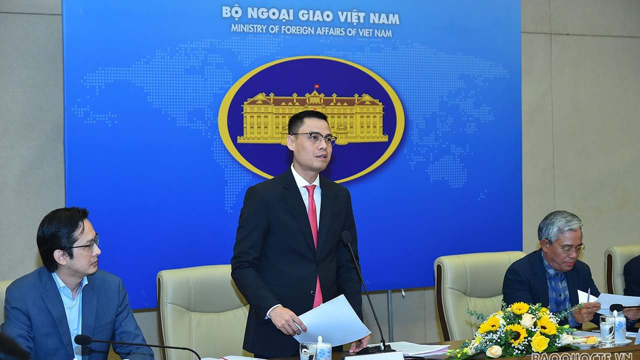 Đẩy mạnh đối ngoại đa phương, ứng phó với các thách thức an ninh phi truyền thống